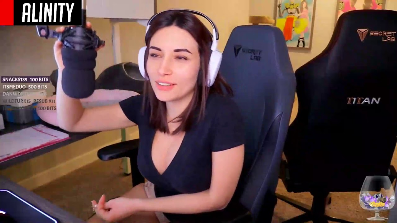 Alinity — créatrice MYM / OnlyFans