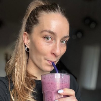 Juicy Lilie — créatrice MYM / OnlyFans