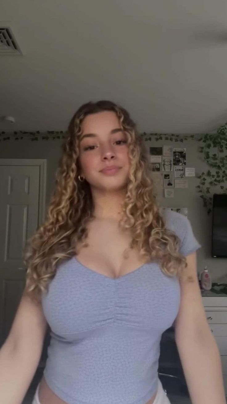 Kira Pregiato MYM OnlyFans — profil officiel
