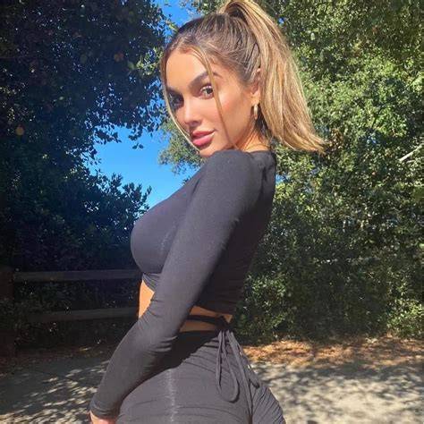 Lynaritaa — créatrice MYM / OnlyFans