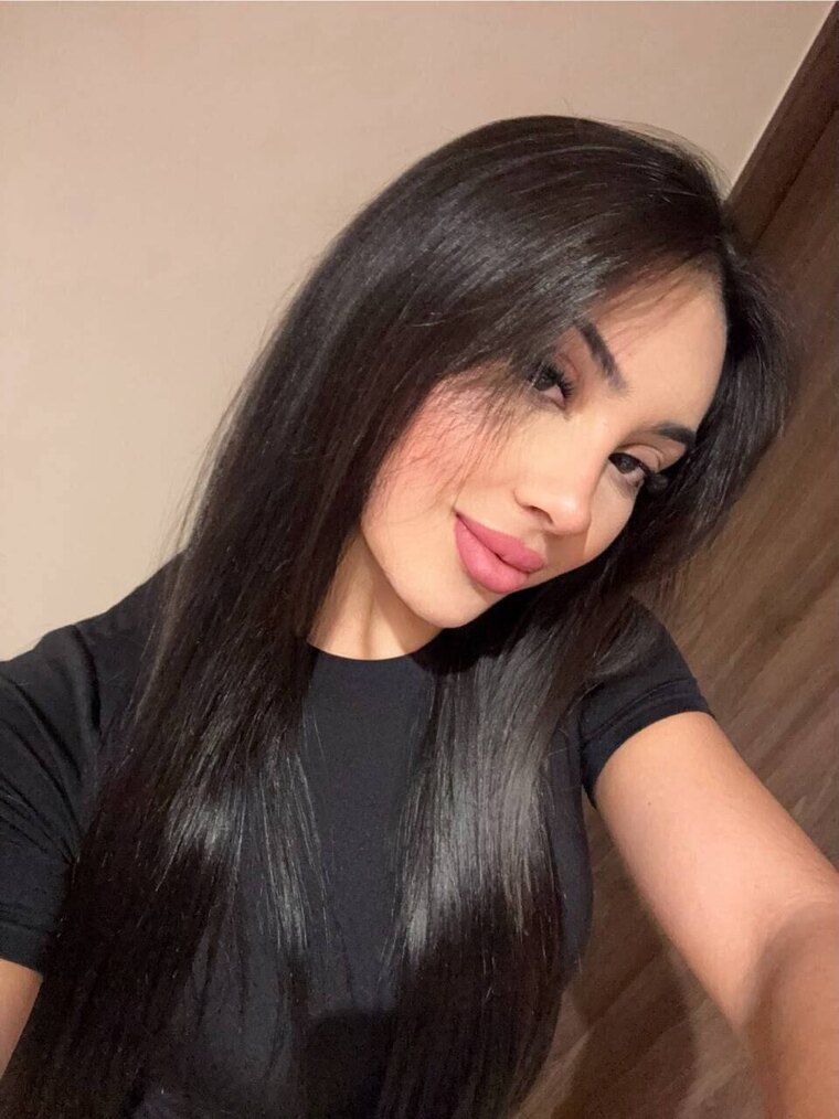 Marina — créatrice MYM / OnlyFans française