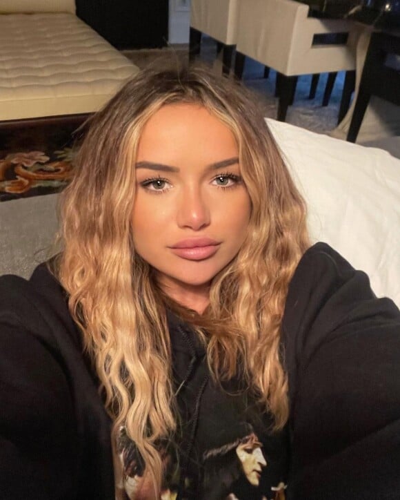 Victoria Mehault — créatrice MYM / OnlyFans